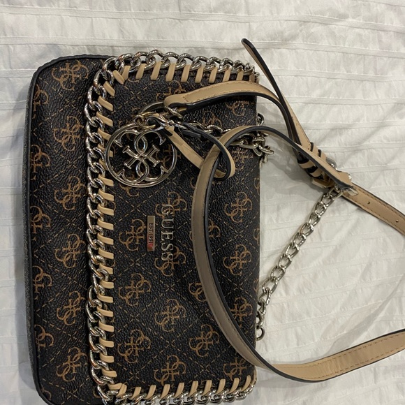 Guess Bag - Picture 2 of 5